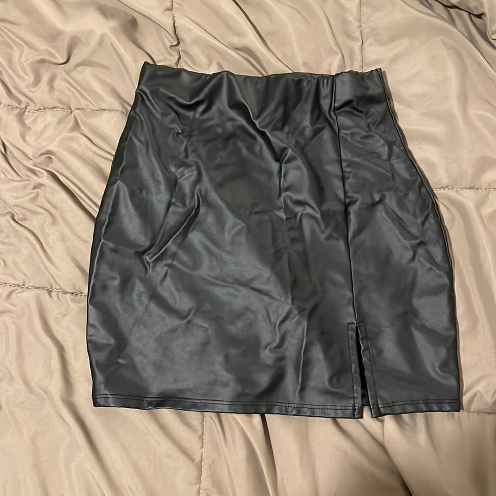 black leather mini skirt
